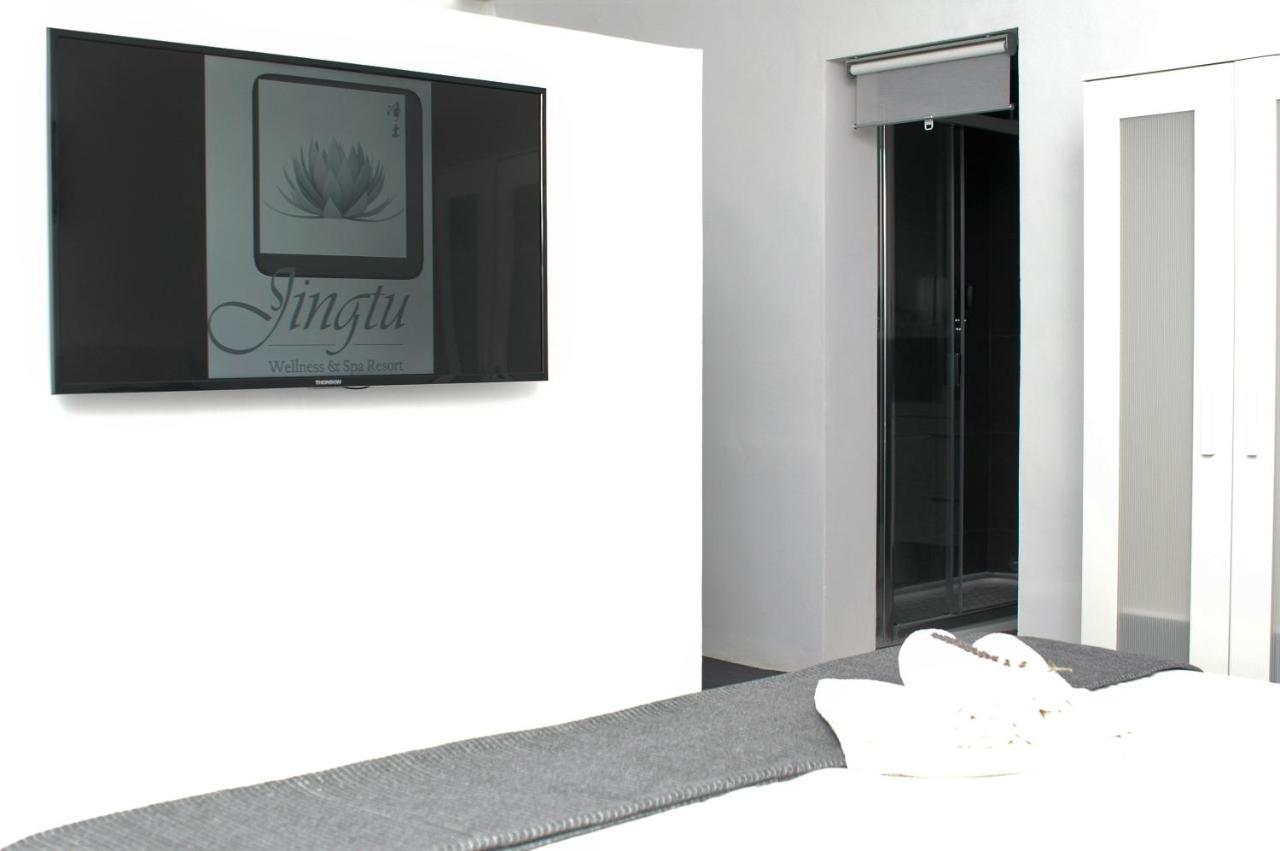 Jingtu Wellness & Spa B&B Comares Екстериор снимка
